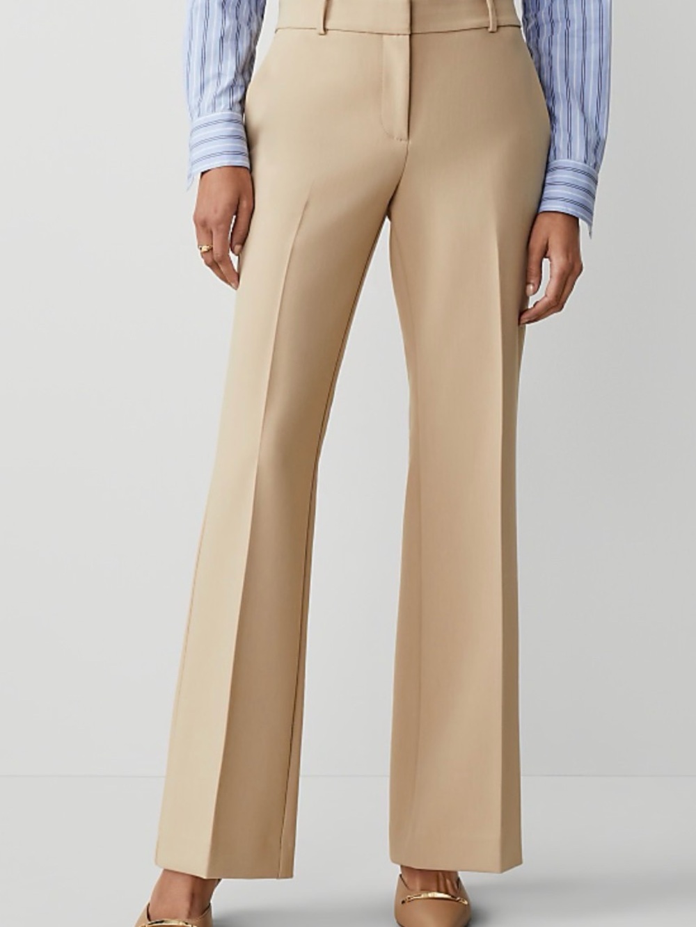EUC Ann Taylor Classic Beige Trousers in Size 4